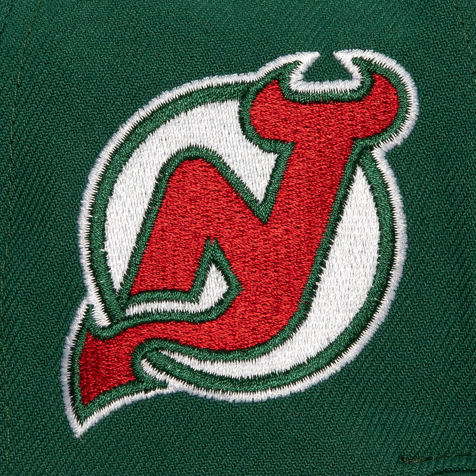 Men's New Jersey Devils Mitchell & Ness Green Retro Script Colorblock Snapback Hat 3 Men's New Jersey Devils Mitchell & Ness Green Retro Script Colorblock Snapback Hat